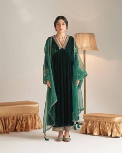 Vestidos de Diseñador Indios Modernos de Última Moda, Terciopelo Pesado con Bordado de 9000 Hilos, para Ocasiones Especiales, Bodas, Fiestas, Temporada Festiva, FATEMA - Product Image 4