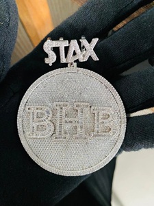 Collier personnalisé Hip Hop avec pendentif rond grand format serti de diamants Moissanite, lettre brillante, pour hommes et femmes - Product Image 5