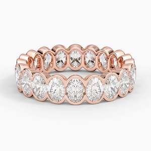 Anillo de Eternidad con Diamantes de Corte Ovalado, Engaste de Canal, Oro Blanco, Anillo de Boda Clásico para Mujer - Product Image 5