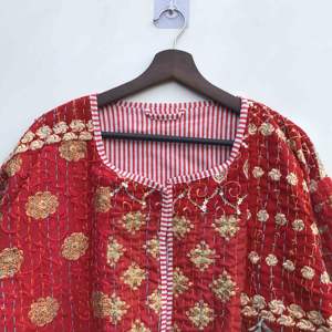 Chaqueta Khambadi Hecha a Mano, Ropa Étnica India de Invierno, Fabricante de Chaquetas Khambadi, Chaqueta Étnica Khambadi Personalizada para Boutique - Product Image 3