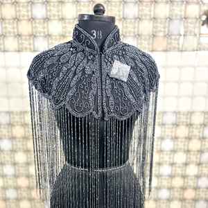 Capelet à franges multicolores orné de paillettes et de perles |   Bijou de corps bohème à porter sur l'épaule pour la danse du ventre, Coachella et les boîtes de nuit - Product Image 1