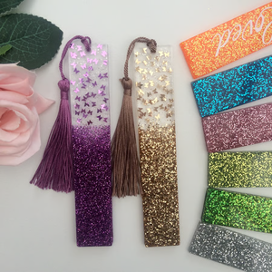 Nouveau produit très demandé : Marque-page en résine naturelle fait main, magnifique, avec paillettes, effet marbré, unique et transparent. - Product Image 1