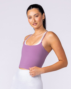 Débardeur de yoga personnalisé pour femme avec logo, coussinets intégrés, sensation seconde peau, coupe ajustée, bretelles réglables, dos nu, idéal pour le fitness - Product Image 3