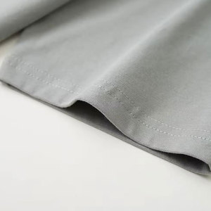 Camisetas de hombre a la moda con tela premium, corte elegante y tacto cómodo para looks urbanos y casuales. - Product Image 3
