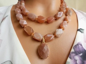 Best Price Chic Vintage <b>Resin</b> Beads Necklace with Trendy Religious Pendant for Wedding and Parties Charm Necklaces <b>Resin</b> <b>Crafts</b> - Product Image 3