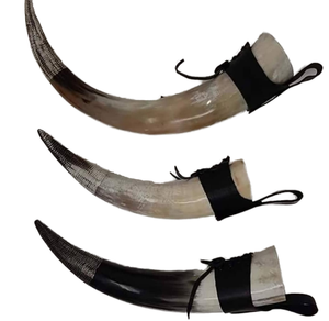 Corne à boire polie de style animal viking avec ceinture en cuir et bordure en laiton, faite à la main, durable, écologique, corne véritable de qualité alimentaire - Product Image 1