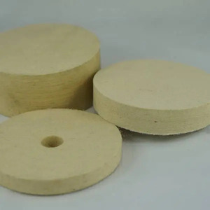 Rollo de Tela Thinh Gia Huy Hecho en Vietnam, Ecológico, 100% Poliéster, Ligero, Transpirable, Impermeable, Antibacteriano y Soluble en Agua - Product Image 1