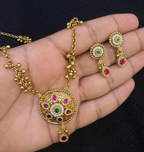 Conjunto de Collar y Pendientes Chapados en Oro para Mujer TISHYA DIAMOND con Piedras de Rubí, Corte Brillante Redondo, Joyería Étnica de Aleación para Boda - Product Image 5