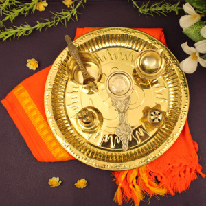 Ensemble de thali en laiton avec motif Om, cloche, support pour Kumkum, support pour Agarbatti et cuillère pour les rituels - Product Image 4