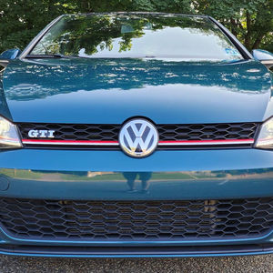 Volkswagen GTI <span class=keywords><strong>SE</strong></span> <span class=keywords><strong>2018</strong></span> d'occasion en bon état, sans réserve, 1 propriétaire, boîte manuelle 6 vitesses, vert métallisé Great Falls, peu modifiée - Product Image 1