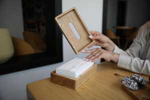 Caja de pañuelos hecha a mano de madera de mango, soporte de pañuelos de madera, tapa magnética, regalo personalizado grabado |   regalo para el hogar |   Por NS Overseas - Product Image 6