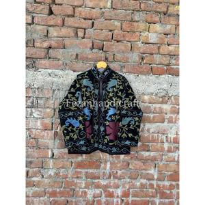 Chaquetas Bordadas Coloridas, Chaqueta Corta de Terciopelo Suzani Hecha a Mano, Chaqueta Corta Unisex con Dos Bolsillos Laterales, Abrigo para Mujer - Product Image 1