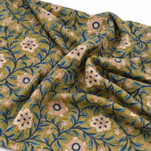 Tela de Algodón Voile Ligera con Estampado Floral Hecho a Mano Pinksa Fashion, Hilo Peinado, 43/44" de Ancho, 60S60S, Accesorios - Product Image 1