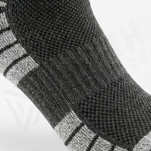 ถุงเท้าวิ่งแบบหนาพิเศษ ทนทาน ระบายอากาศได้ดี รองรับการออกกำลังกาย  รับสกรีนโลโก้  ออกแบบสีได้ตามต้องการ - Product Image 5