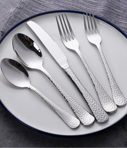 Ensemble de couverts en acier inoxydable martelé avec manche texturé, comprenant cuillère, fourchette et couteau, pour la table - Product Image 1