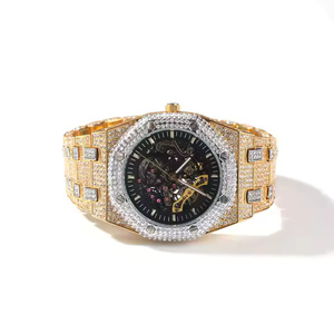 Montre à quartz tendance pour homme avec diamants Moissanite, style hip-hop glacé, montre statement mode - Product Image 1