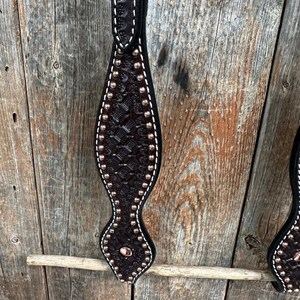 Conjunto de Arreos de Cuero Repujado Hecho a Mano Personalizado para Caballo Estilo Western: Cabezada y Pechopetral Ajustables para Equitación - Product Image 3
