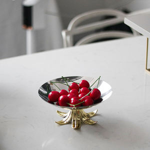 Bol à fruits de luxe en acier inoxydable argenté, base décorative en pétales dorés, plat à noix élégant, assiette à bonbons, centre de table, vaisselle de table - Product Image 5