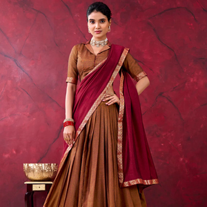 Lehenga Choli de Diseños Tradicionales Indios de Alta Calidad para Mujer con Tejido Zari y Bordado de Encaje a Bajo Precio - Product Image 1