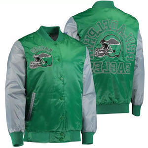 เสื้อแจ็คเก็ตวาร์ซิตี้สีเขียวแบบกำหนดเองสำหรับผู้ชาย แขนเสื้อสีเทา พร้อมแผ่นปะรูปหมวกนิรภัย เสื้อแจ็คเก็ตบอมเบอร์ขายส่ง ชุดยูนิฟอร์มเบสบอลแบบ Letterman - Product Image 5