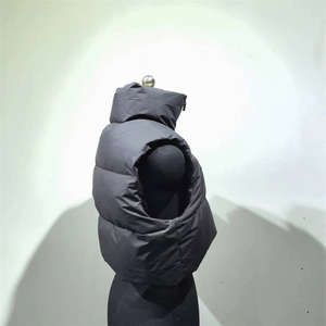 Chaleco Acolchado Personalizado en Negro, Azul Claro y Gris para Hombre, Ropa de Calle con Protección Contra el Viento y Cierre de Cremallera - Product Image 2