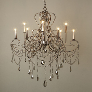Elegante candelabro plateado adornado con cadenas de cuentas finas y gemas de cristal en forma de lágrima, disponible a precios de mayorista. - Product Image 1