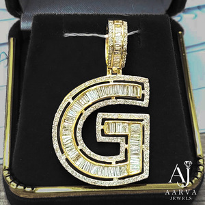 จี้ตัวอักษร AARVA JEWELS ชุบทองคำสีกุหลาบ เงินแท้ 925 ประดับเพชรโมอิสซาไนต์ทรงบาแกตต์ ตัวเรือนแบบกรงเล็บ สไตล์ฮิปฮอป สำหรับทั้งชายและหญิง เหมาะสำหรับงานแต่งงาน - Product Image 3