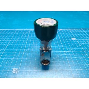 Valve TKSCT 316L 10K 1/4 S371410079093 ultra haute pureté, utilisée comme telle, pièces d'équipement semi-conducteur d'occasion - Product Image 5