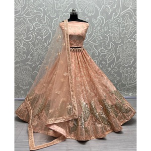 ชุดเจ้าสาวอินเดียกำมะหยี่คอลเลกชันสำหรับเจ้าสาวกับงาน zarkhan โดย fabzone - Product Image 4