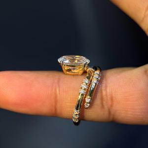 Anillo Solitario Ovalado de Diamante Cultivado en Laboratorio de Oro de 14K con Banda Curva Pavé para Mujer, Joyería Fina - Product Image 4