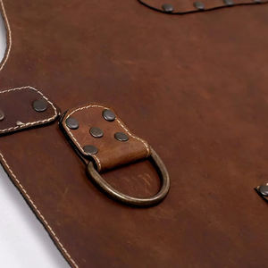 ผ้ากันเปื้อนสั่งทำพิเศษ ผ้ากันเปื้อนหนังแท้คุณภาพสูง แฟชั่นทันสมัย ผ้ากันเปื้อนเชฟหนัง พร้อมโลโก้ - Product Image 5