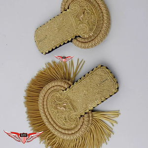 Épaulettes brodées à la main avec franges en fils d'or, écologiques, de style Napoléonien, personnalisables, de luxe français, pour cérémonies et défilés - Product Image 1