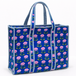 กระเป๋าผ้าฝ้ายพิมพ์ลายดอกไม้สีชมพูรอยัลบลูสำหรับผู้หญิง กระเป๋าสะพายไหล่สำหรับช้อปปิ้ง ท่องเที่ยว ทำงาน หรือใช้ในชีวิตประจำวัน - Product Image 1