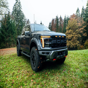 Ford Raptor R 2026, pick-up haute performance V8, 720 CV, véhicule utilitaire de luxe tout-terrain 4x4 haut de gamme - Product Image 1