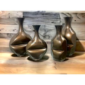 Juego de Cuatro Floreros Decorativos de Mesa Hechos a Mano con Acabado de Bronce, de Metal de Calidad Superior, Centro de Mesa para el Hogar, Gran Venta - Product Image 1