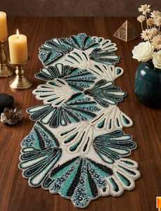 Chemin de table tricoté à la main personnalisable, motif floral et feuilles brodées, écologique, polyester/coton, luxe - Product Image 1