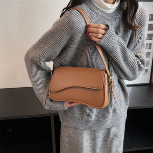 Bolso de Hombro Tipo Sobre para Mujer, Cierre de Solapa de Cuero, Estilo Minimalista, Correa de Hombro, Asa Individual, Uso Diario en Todas las Estaciones - Product Image 5
