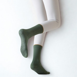 <b>Custom</b> Logo Anti-Slip Crew <b>Socks</b> Solid Color Non-Slip <b>Grip</b> <b>Socks</b> for Daily Wear Adults Spring Casual Knitted <b>Sock</b> - Product Image 3