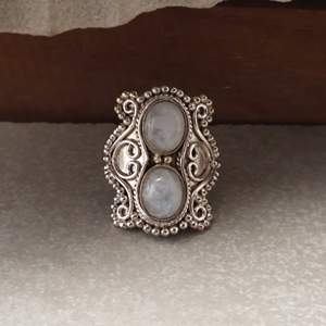 Natural Rainbow Moonstone 925 Sterling Silver Handmade Vintage <b>Statement</b> <b>Ring</b> Geometric Bezel Set Oval Gemstone for Daily Wear - Product Image 1