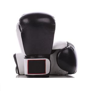 Gants de boxe en cuir artificiel durables sur mesure avec évacuation de l'humidité Conception de logo professionnelle pour l'entraînement aux arts martiaux - Product Image 3