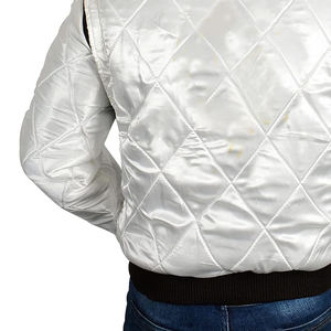 Chaqueta Deportiva Varsity Personalizada Verde 100% Poliéster, Chaqueta Bomber Letterman para Hombre con Cuello Alto Forrado en Negro y Bordado de Baloncesto - Product Image 6