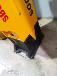 Disjoncteur hydraulique sb 81A disjoncteur personnalisé de type boîte adapté aux pelles avec 18-26 tonnes avec accumulateur pour plus de drilli - Product Image 3