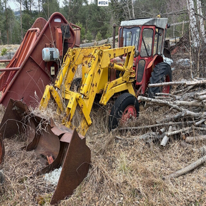 Tractor agrícola con retroexcavadora y hidráulica L4 N-u-f-f-i-e-l-d 1967 - Product Image 1