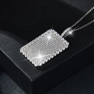 Pendentif tendance en alliage plaqué rhodium avec micro-incrustations de strass en cristal, breloque rectangulaire, bijoux de mode unisexe - Product Image 1