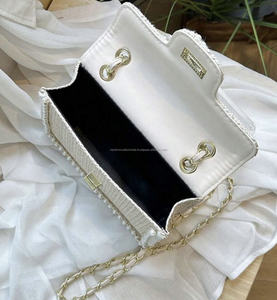 Sacs à main et sacs à main de luxe tendance en cuir végétalien - Product Image 3