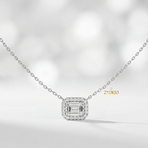 Pendentif pour femme en diamant taille émeraude avec halo, en argent sterling plaqué or, avec chaîne à maillons, pour anniversaire, mariage, élégant, luxueux, intemporel - Product Image 3