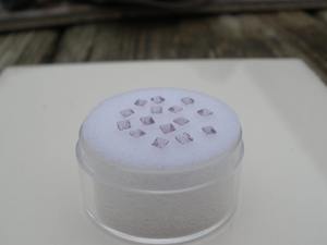 12 Gemas Naturales de Amatista Cuadradas Sueltas y Facetadas de 2mm Cada Una, Certificadas por Terceros, Verdes, para la Elaboración de Joyería - Product Image 3