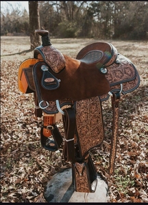 Selle Western pour cheval en cuir de buffle véritable de qualité supérieure, très demandée, avec accessoires, tailles personnalisées pour le barrel racing. - Product Image 2