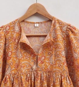 เสื้อกล้ามผู้หญิงผ้าฝ้าย 100% ลายบาติกสีคราม ระบายอากาศได้ดี แต่งโบว์ลูกไม้ คอปก ลำลอง แฮนด์เมด สไตล์โบฮีเมียน - Product Image 5