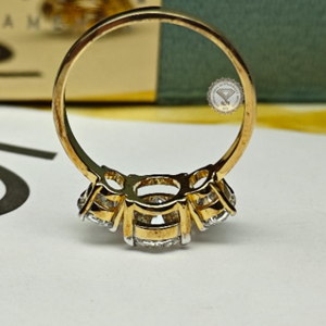 Bague de fiançailles et de mariage classique en or avec diamant ovale de 3 carats cultivé en laboratoire, certifié IGI, sertissage invisible, idéale pour les fêtes - Product Image 6
